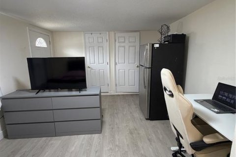 Villa ou maison à louer à Orlando, Floride: 1 chambre, 137.96 m2 № 2406886 - photo 3