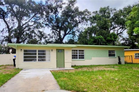 Villa ou maison à louer à Orlando, Floride: 1 chambre, 137.96 m2 № 2406886 - photo 2