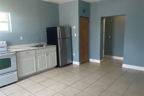 Immobilier commercial à vendre à Hollywood, Floride: 133.78 m2 № 2194161 - photo 3