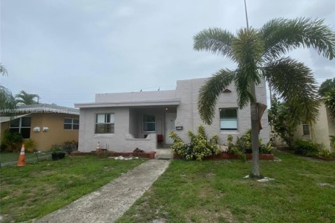 Immobilier commercial à vendre à Hollywood, Floride: 133.78 m2 № 2194161 - photo 2
