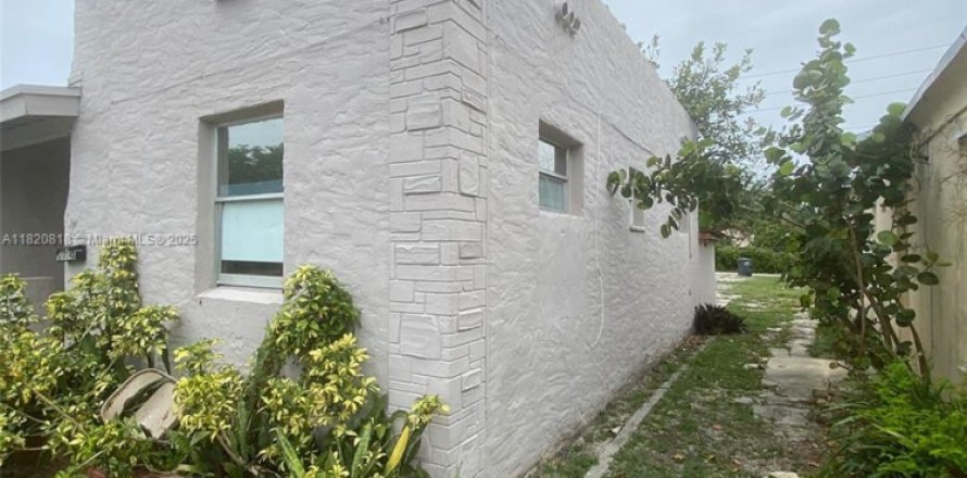 Immobilier commercial à Hollywood, Floride 133.78 m2 № 2194161