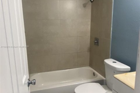 Immobilier commercial à vendre à Hollywood, Floride: 133.78 m2 № 2194161 - photo 5