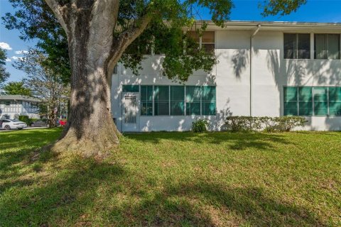 Copropriété à vendre à Dunedin, Floride: 2 chambres, 99.41 m2 № 2147805 - photo 24