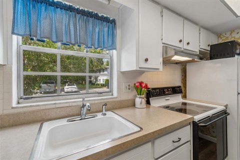 Copropriété à vendre à Dunedin, Floride: 2 chambres, 99.41 m2 № 2147805 - photo 4