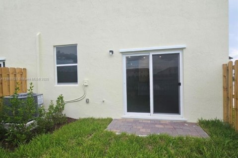 Townhouse in Homestead, Florida 3 bedrooms, 157.66 sq.m. № 1896615 - photo 7