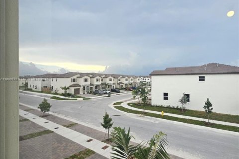 Townhouse in Homestead, Florida 3 bedrooms, 157.66 sq.m. № 1896615 - photo 17