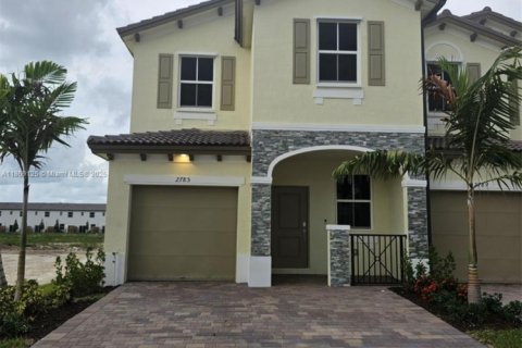 Townhouse in Homestead, Florida 3 bedrooms, 157.66 sq.m. № 1896615 - photo 1