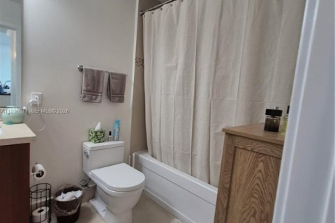 Appartement à louer à Miami, Floride: 1 chambre, 64.38 m2 № 1996984 - photo 4