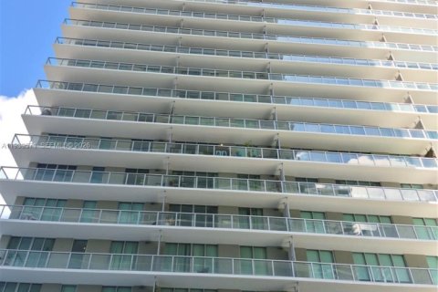 Appartement à louer à Miami, Floride: 1 chambre, 64.38 m2 № 1996984 - photo 17