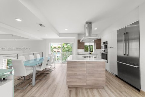 Copropriété à louer à Miami Beach, Floride: 2 chambres, 154.22 m2 № 1834347 - photo 11