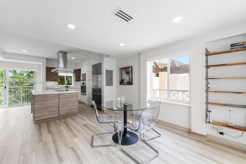 Copropriété à louer à Miami Beach, Floride: 2 chambres, 154.22 m2 № 1834347 - photo 9