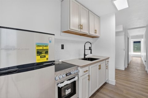 Condominio en alquiler en Bal Harbour, Florida, 1 dormitorio, 60.39 m2 № 2058224 - foto 5