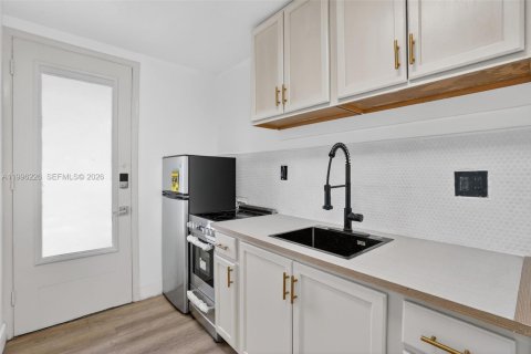 Condominio en alquiler en Bal Harbour, Florida, 1 dormitorio, 60.39 m2 № 2058224 - foto 8