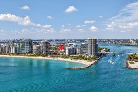 Condominio en Bal Harbour, Florida, 1 dormitorio  № 2058224