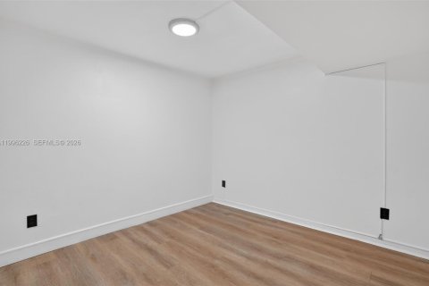 Condominio en alquiler en Bal Harbour, Florida, 1 dormitorio, 60.39 m2 № 2058224 - foto 7