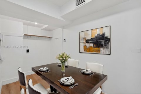 Condominio en alquiler en Bal Harbour, Florida, 1 dormitorio, 60.39 m2 № 2058224 - foto 4