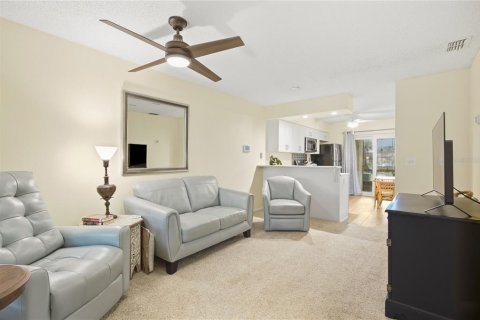 Condo in Dunedin, Florida, 2 bedrooms № 2384220 - photo 10
