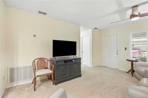 Condo in Dunedin, Florida, 2 bedrooms № 2384220 - photo 14