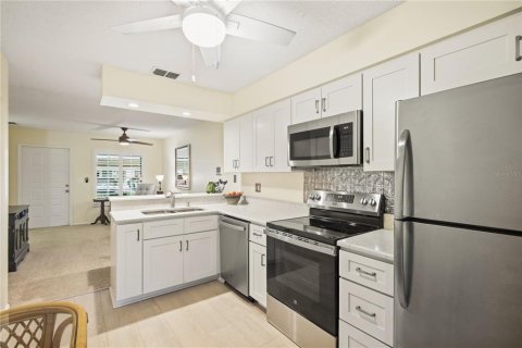 Condo in Dunedin, Florida, 2 bedrooms № 2384220 - photo 16