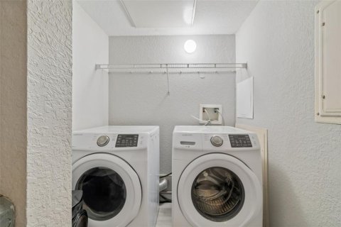 Condo in Tampa, Florida, 2 bedrooms  № 2291411 - photo 26