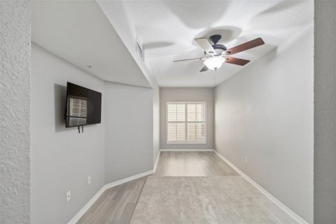 Condo in Tampa, Florida, 2 bedrooms  № 2291411 - photo 20