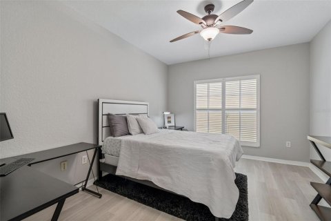 Condo in Tampa, Florida, 2 bedrooms  № 2291411 - photo 16