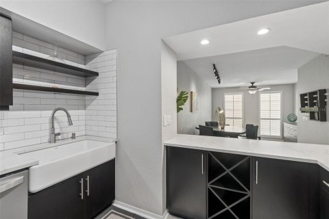 Condo in Tampa, Florida, 2 bedrooms  № 2291411 - photo 5