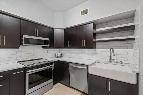 Condo in Tampa, Florida, 2 bedrooms  № 2291411 - photo 6