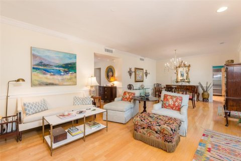Adosado en venta en Tampa, Florida, 3 dormitorios, 239.22 m2 № 2355137 - foto 8