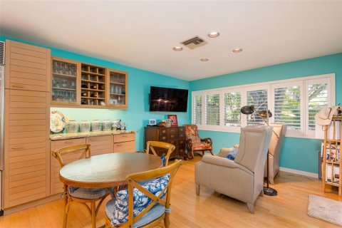 Adosado en venta en Tampa, Florida, 3 dormitorios, 239.22 m2 № 2355137 - foto 16