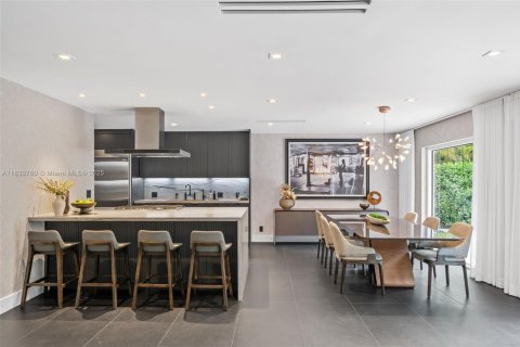 Купить виллу или дом в Майами, Флорида 4 спальни, 295.43м2, № 2034483 - фото 7