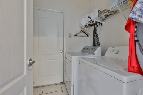 House in Ruskin, Florida 4 bedrooms, 182.37 sq.m. № 2124723 - photo 12