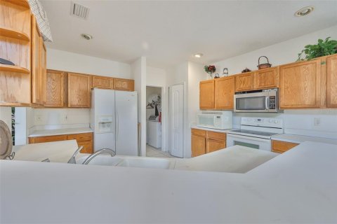 House in Ruskin, Florida 4 bedrooms, 182.37 sq.m. № 2124723 - photo 11