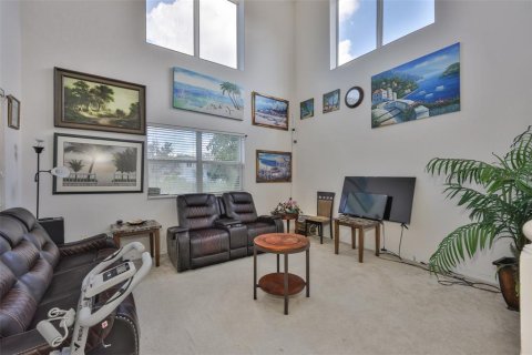 House in Ruskin, Florida 4 bedrooms, 182.37 sq.m. № 2124723 - photo 15