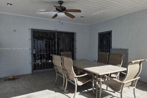 Villa ou maison à louer à Miami, Floride: 3 chambres, 235.69 m2 № 1969915 - photo 27