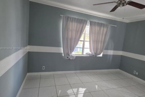 Снять в аренду виллу или дом в Майами, Флорида 3 спальни, 235.69м2, № 1969915 - фото 14