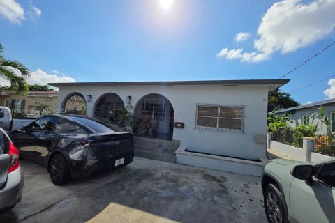 Дом в Майами, Флорида 3 спальни, 235.69м2 № 1969915