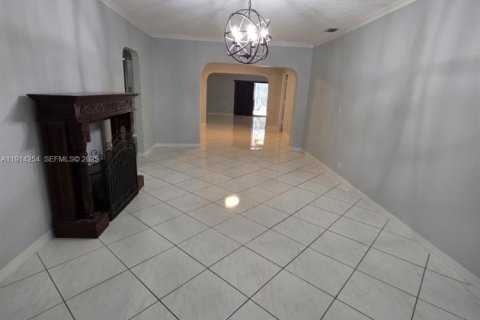 Снять в аренду виллу или дом в Майами, Флорида 3 спальни, 235.69м2, № 1969915 - фото 7