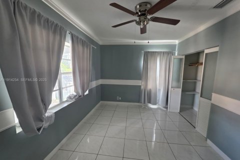 Снять в аренду виллу или дом в Майами, Флорида 3 спальни, 235.69м2, № 1969915 - фото 15