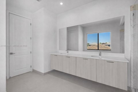 Villa ou maison à vendre à Doral, Floride: 4 chambres, 319.21 m2 № 2055898 - photo 16