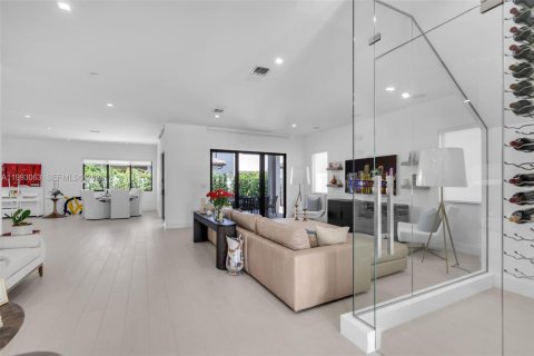 Villa ou maison à vendre à Doral, Floride: 4 chambres, 319.21 m2 № 2055898 - photo 5