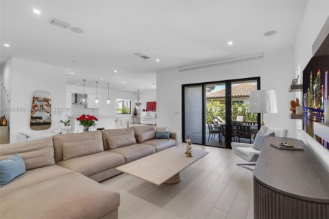 Villa ou maison à vendre à Doral, Floride: 4 chambres, 319.21 m2 № 2055898 - photo 8