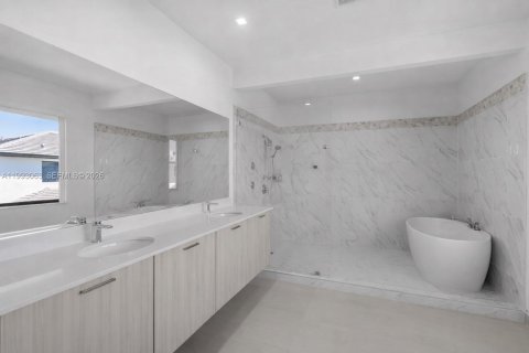 Villa ou maison à vendre à Doral, Floride: 4 chambres, 319.21 m2 № 2055898 - photo 14