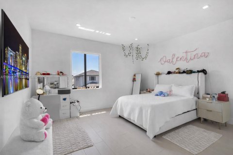 Villa ou maison à vendre à Doral, Floride: 4 chambres, 319.21 m2 № 2055898 - photo 18