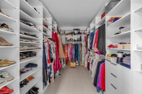 Villa ou maison à vendre à Doral, Floride: 4 chambres, 319.21 m2 № 2055898 - photo 17