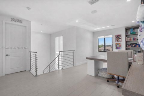 Villa ou maison à vendre à Doral, Floride: 4 chambres, 319.21 m2 № 2055898 - photo 24