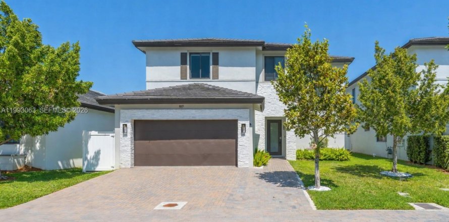 Villa ou maison à Doral, Floride 4 chambres, 319.21 m2 № 2055898