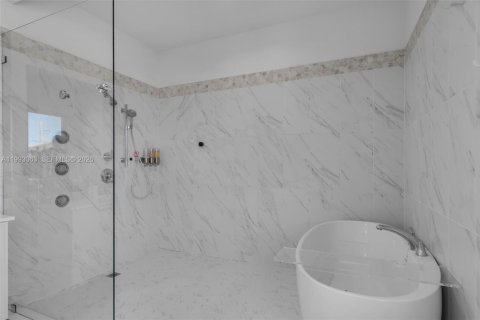 Villa ou maison à vendre à Doral, Floride: 4 chambres, 319.21 m2 № 2055898 - photo 15