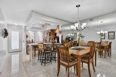 Condo in Coconut Creek, Florida, 2 bedrooms  № 2242633 - photo 9