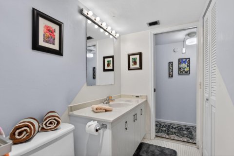 Condo in Coconut Creek, Florida, 2 bedrooms  № 2242633 - photo 17